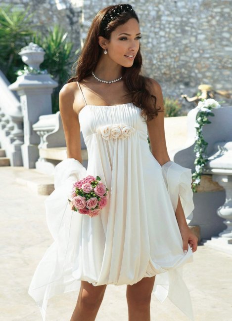 Скромное платье на свадьбу для невесты