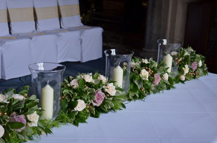 Свадебный декор цветами и свечами